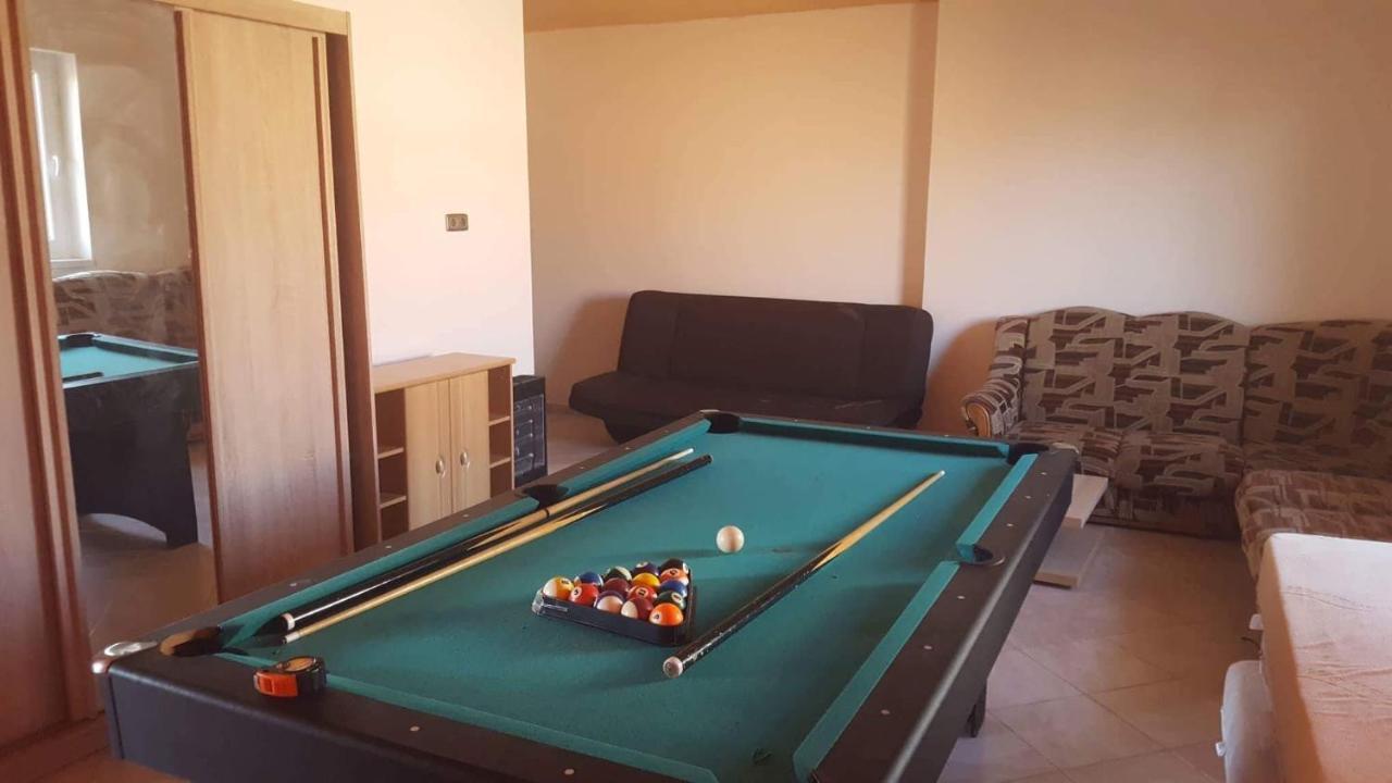 Blh nad Iplom Korona Panzio B&B 외부 사진