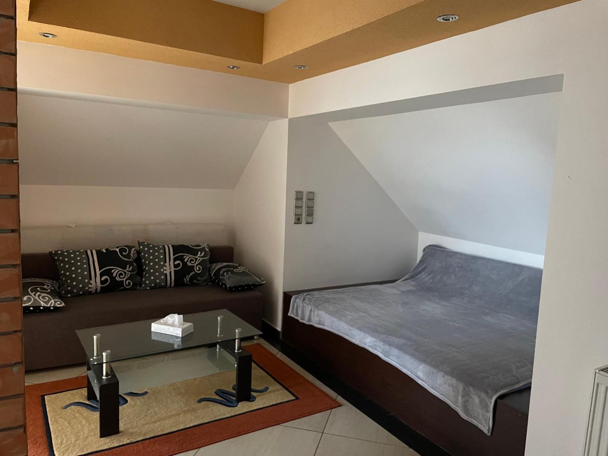 Blh nad Iplom Korona Panzio B&B 외부 사진